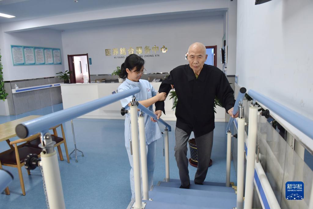 追光棋牌官网
